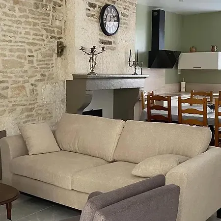 Holiday home Maison Charmante Aux Riceys Avec Cour Exterieure